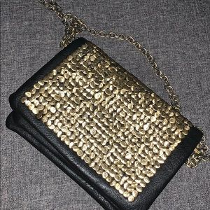 Gorgeous UO gold detail bag // black
